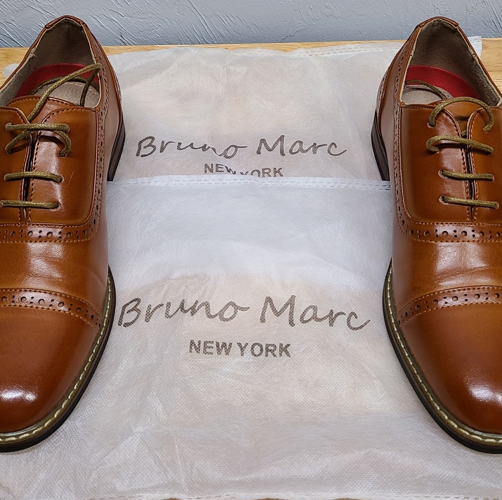 NWT: Boy's Bruno Marc Brown lace up dress shoe:7.5